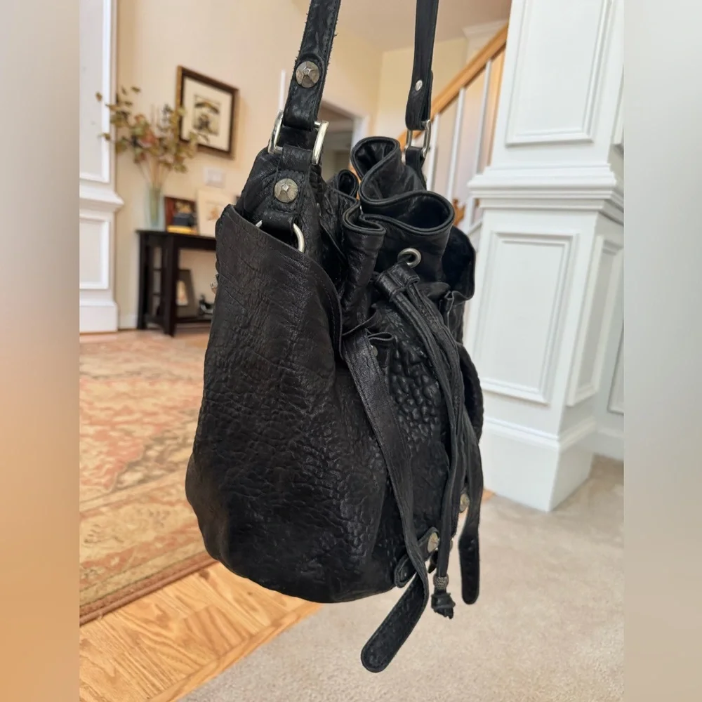 Tylie Malibu black pebbled leather shoulder hobo bag - Picture 6 of 16